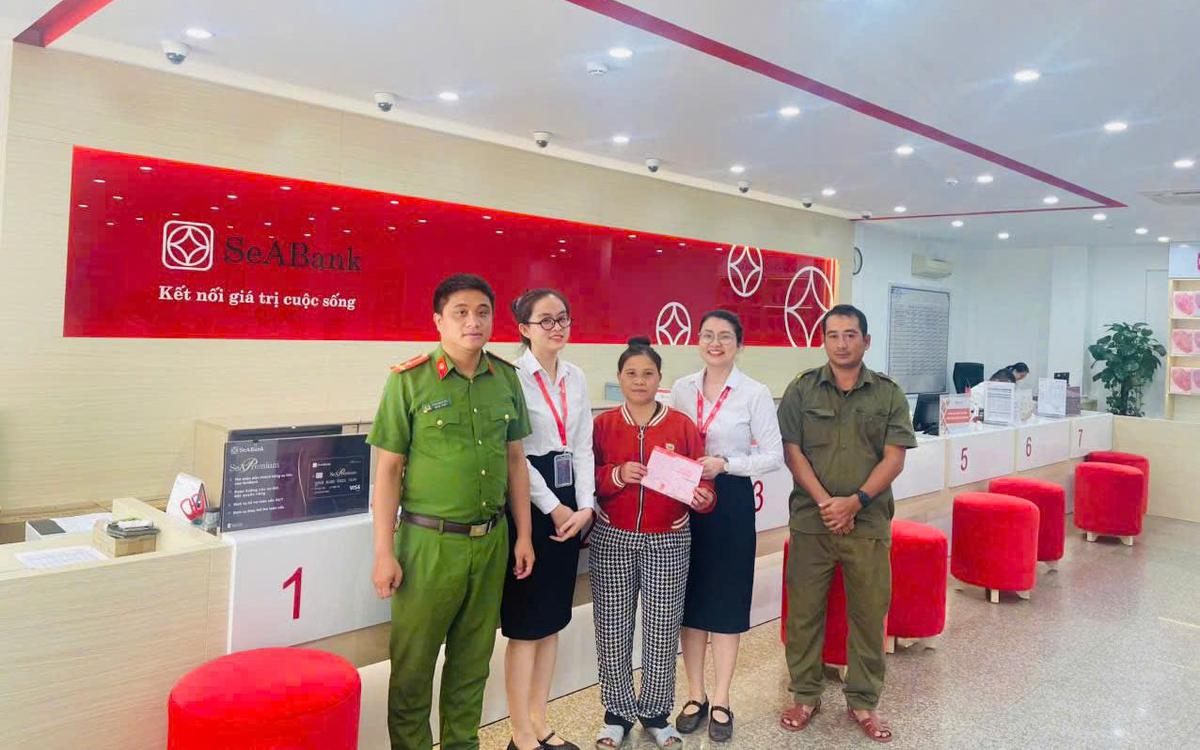 1 tài khoản SeABank chưa từng sử dụng đột ngột phát sinh 100 triệu đồng chuyển khoản: Công an mời 1 người phụ nữ đến làm việc
