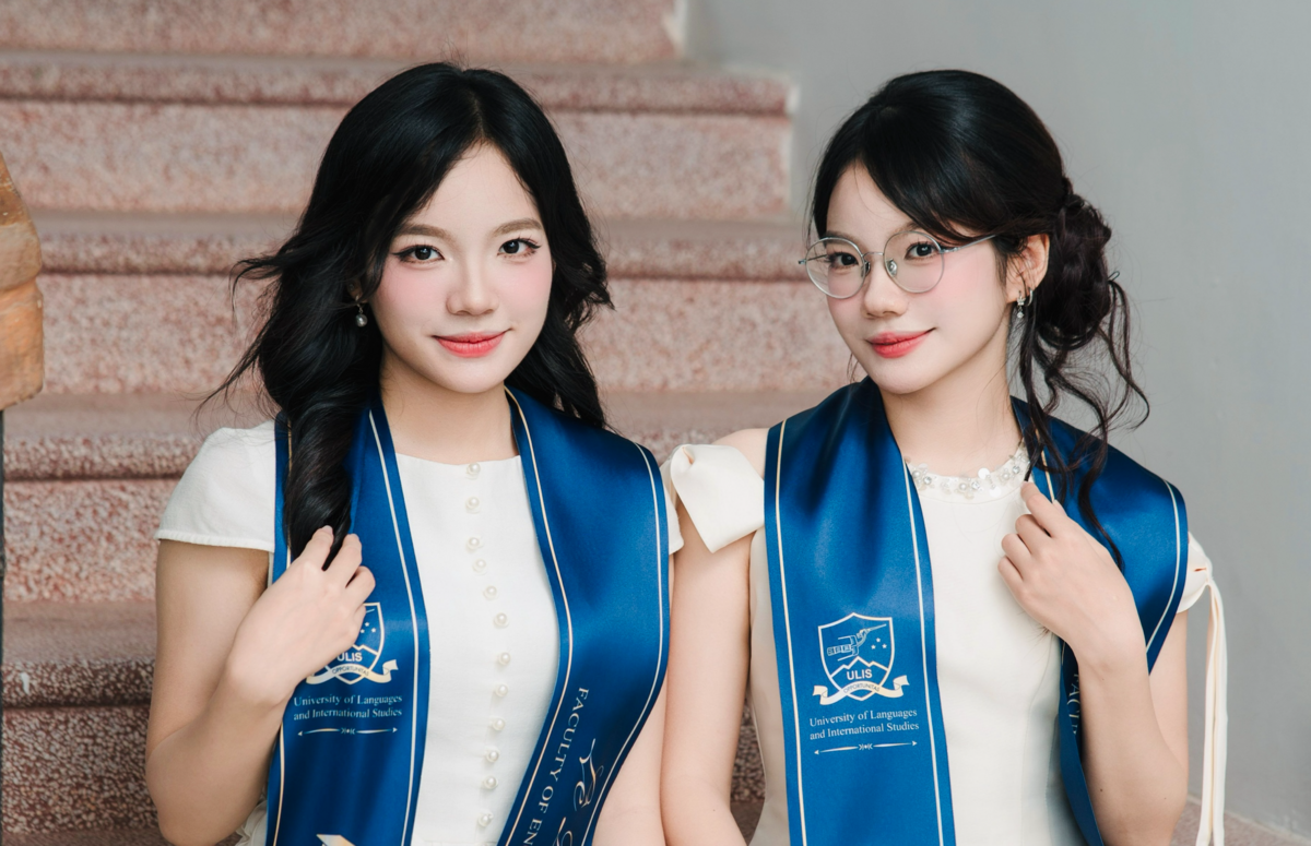 Hai chị em sinh đôi cùng tốt nghiệp Xuất sắc Đại học Ngoại ngữ