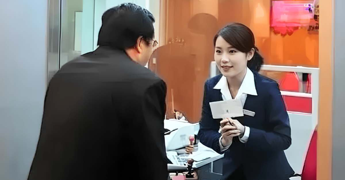 Ra ngân hàng chuyển 1,1 tỷ đồng vào tài khoản của chính mình, người đàn ông bị công an chặn giao dịch