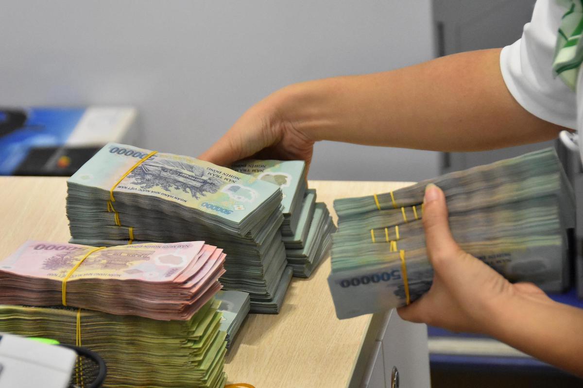Lãi suất ngân hàng 8/8 tại MB, Sacombank, HDBank, Agribank, Vietcombank, BIDV, VietinBank,...