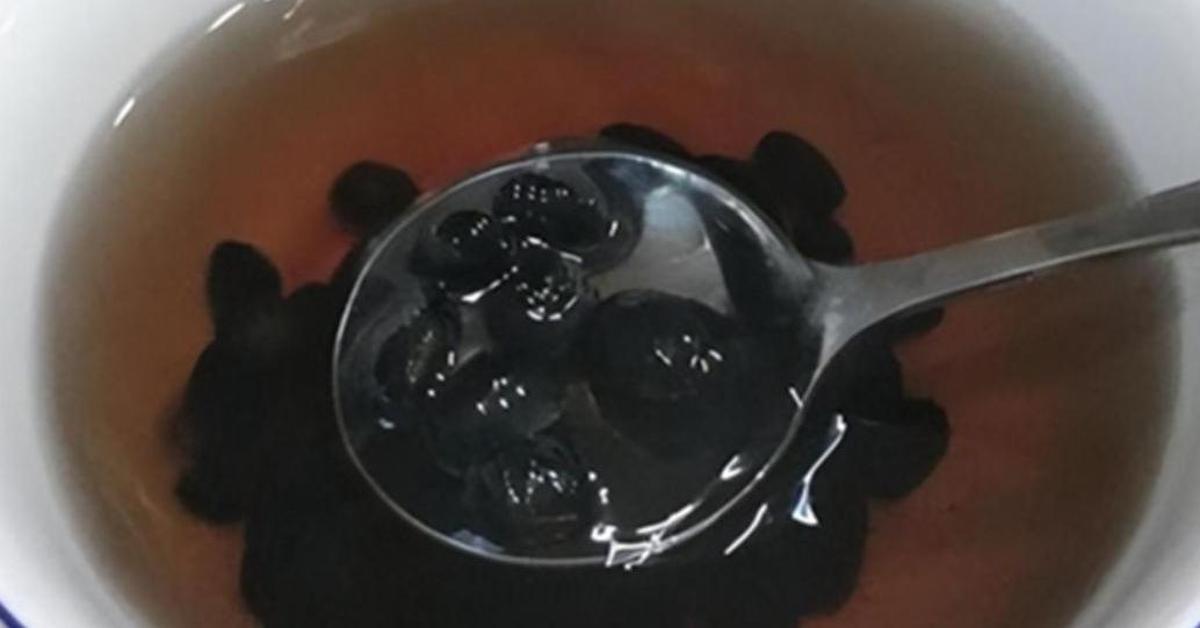 Uống nước đậu đen ngâm mỗi ngày, người phụ nữ 59 tuổi bất ngờ khi đi khám