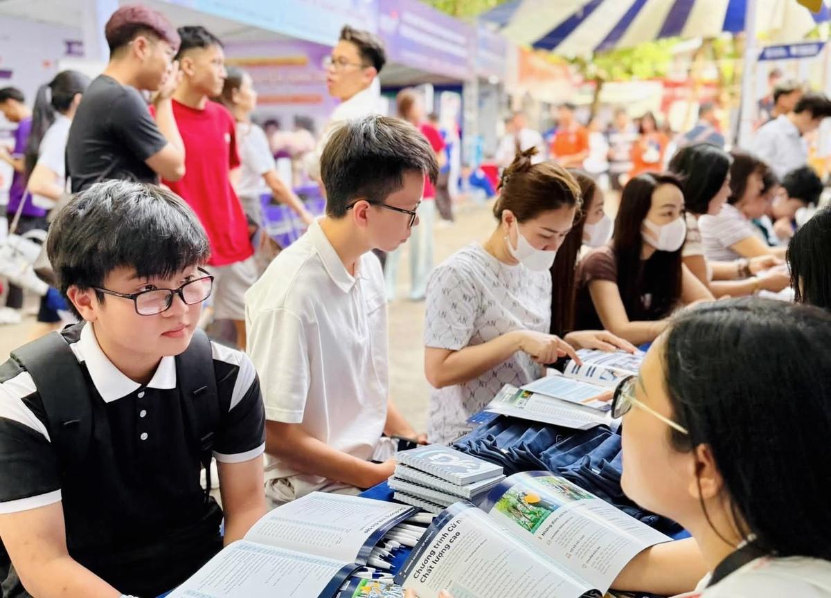 Điểm chuẩn Học viện Ngân hàng 2026 cao nhất 26,61