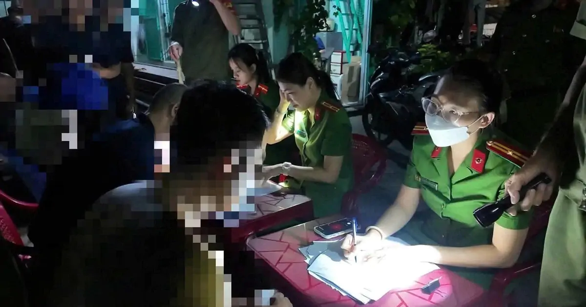 Hơn 120 cảnh sát bất ngờ xuất hiện tại chợ đầu mối lúc rạng sáng