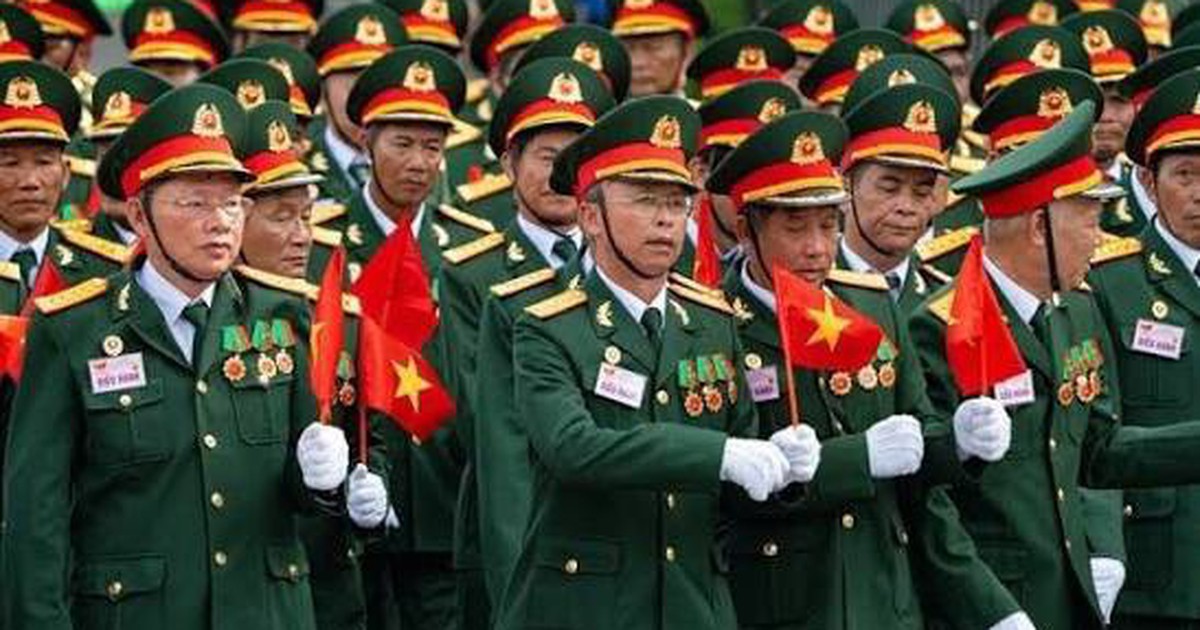 Quy định mới về tiền lương, chế độ trợ cấp đối với sĩ quan nghỉ hưu trước hạn tuổi