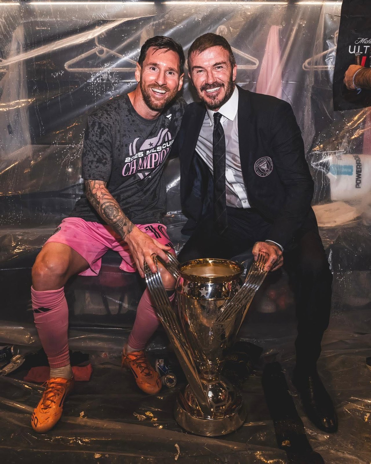 David Beckham nghẹn ngào tri ân Messi sau màn chia tay lịch sử