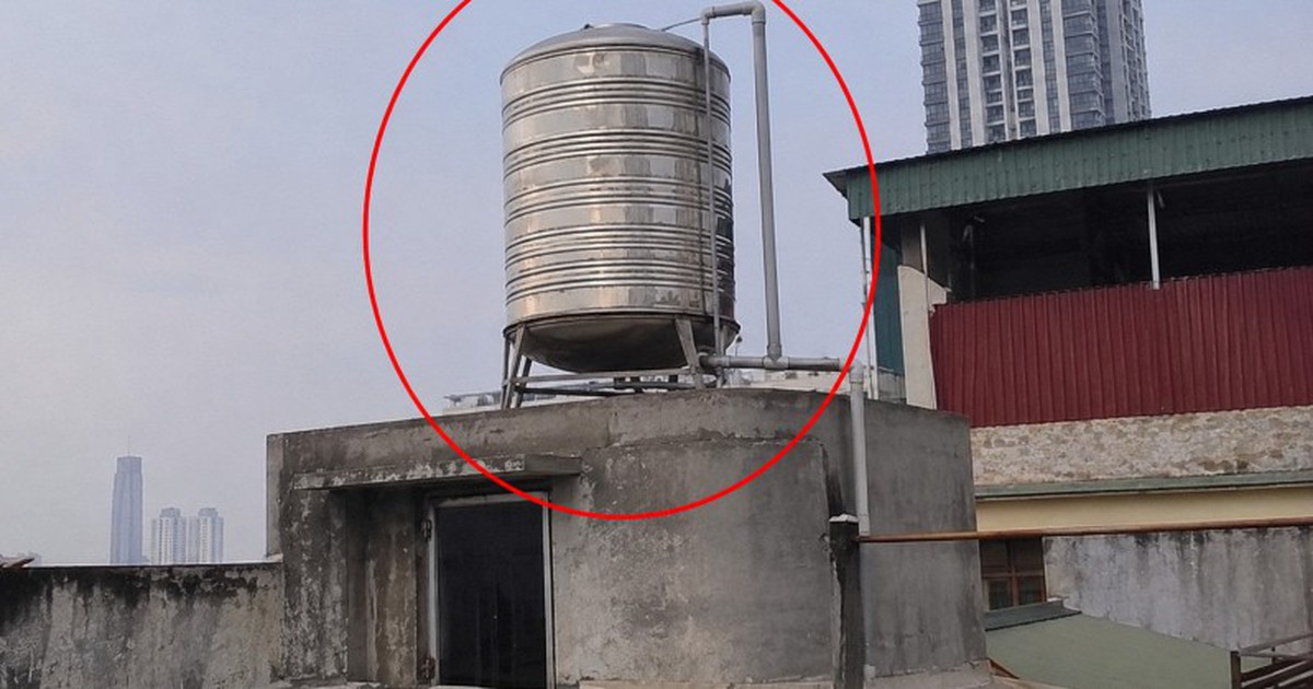 Lời khuyên cho những gia đình lâu ngày không kiểm tra bồn nước trên mái nhà