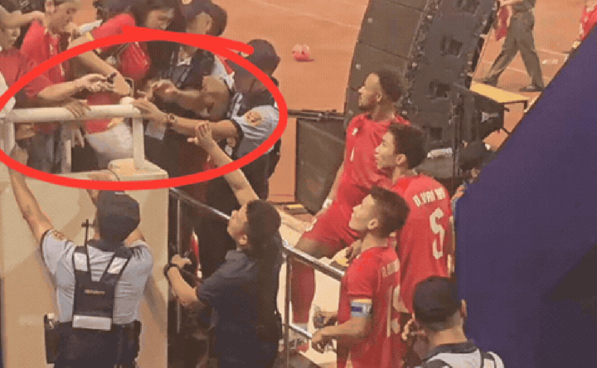 4 giây tả thực mối quan hệ của hai nàng hot WAGs bị so bì nhiều nhất làng bóng đá: Chu Thanh Huyền - Doãn Hải My