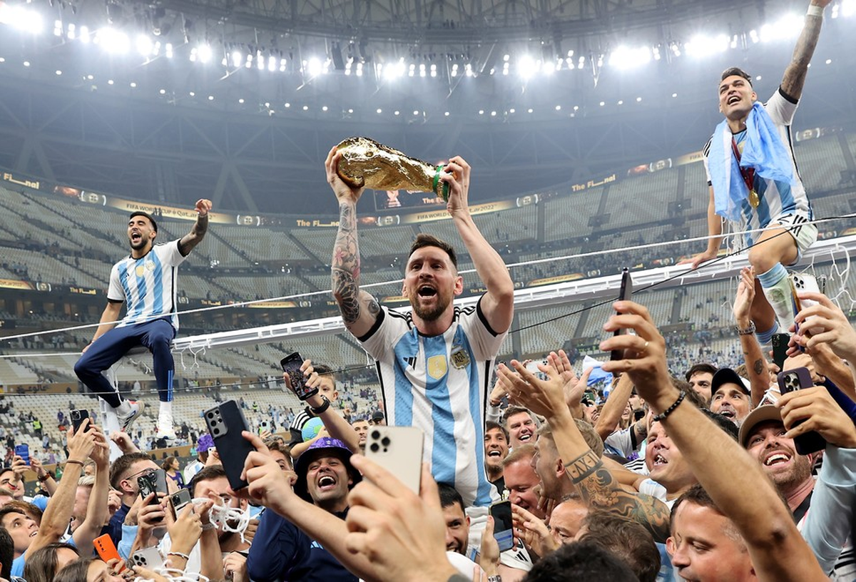 Hai lần Messi chia tay ĐT Argentina: Từ những giọt nước mắt tủi nhục năm 2016 đến loạt danh hiệu lẫy lừng sau 10 năm huy hoàng