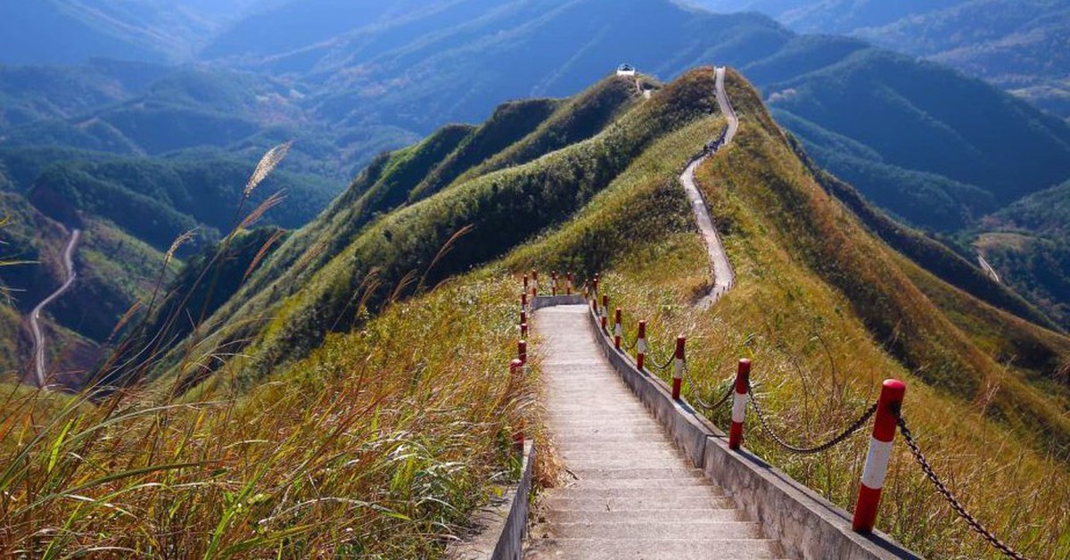 Hôm nay - 1/9, địa phương 1,5 triệu dân này chính thức trở thành thành phố trực thuộc Trung ương thứ 8 của Việt Nam: Thu 51.000 tỷ đồng sau 8 tháng từ 1 ngành, có “sống lưng khủng long” 2.000 bậc