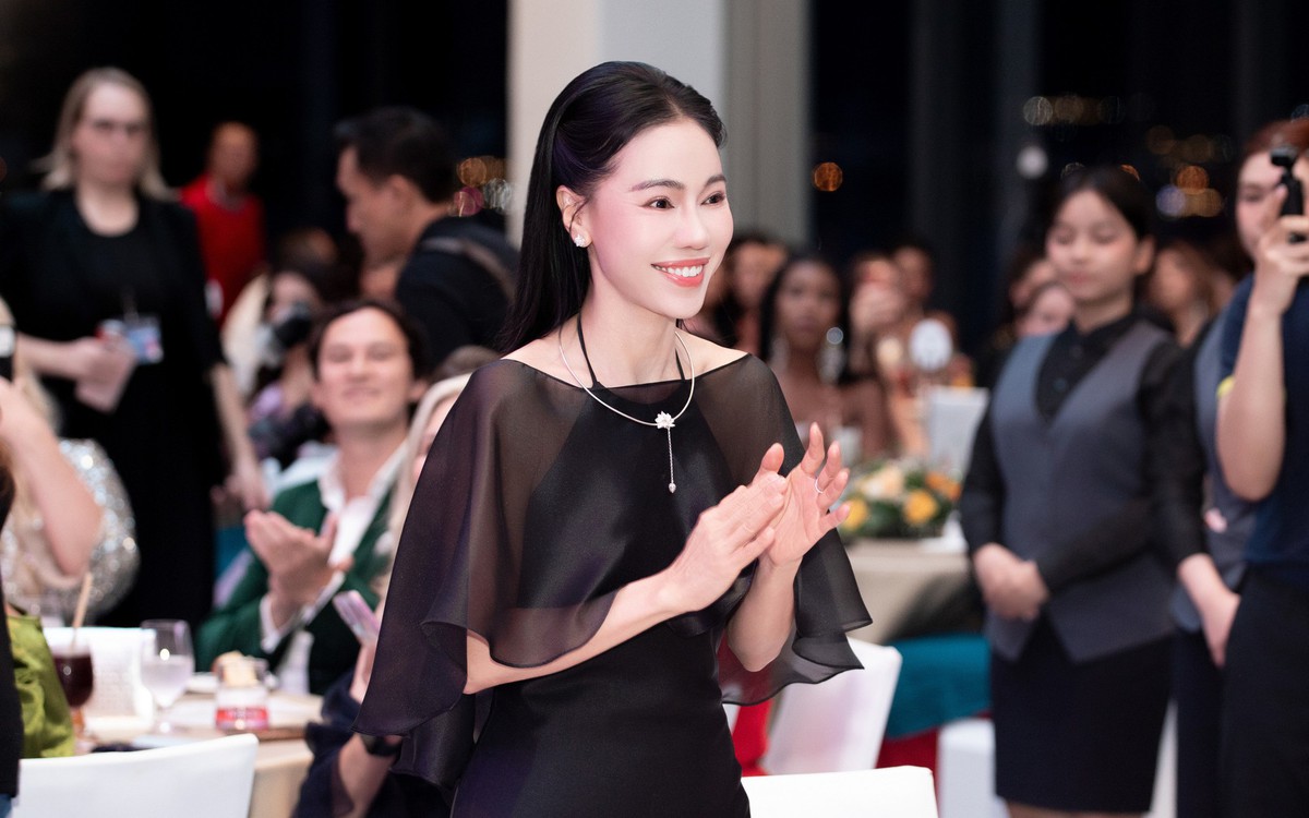 Tối 31/8, CEO Phạm Kim Dung có hành động "gây sốt"