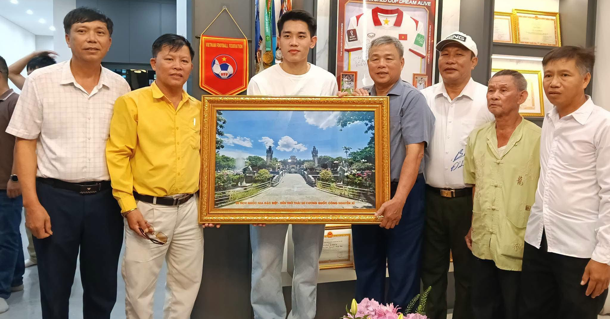 Món quà tân gia đặc biệt của Đình Bắc