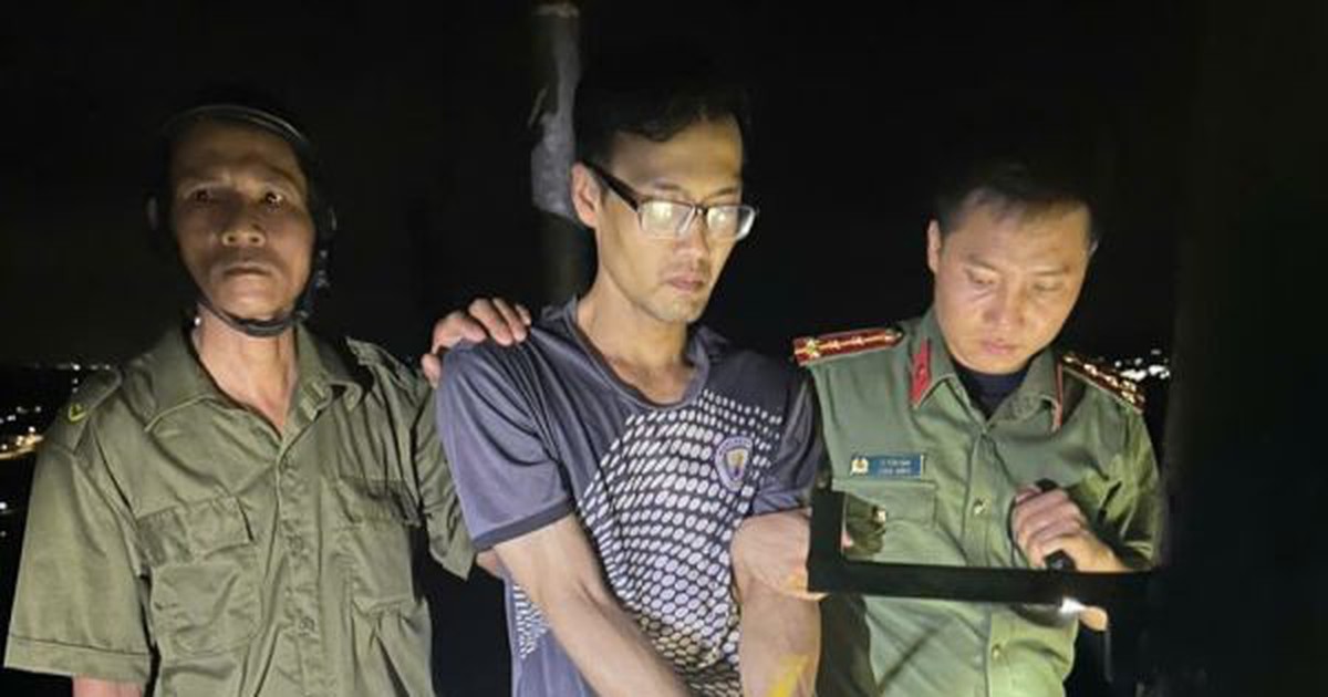 Công an khống chế, bắt Bùi Đức Duy SN 1996 lúc 12 giờ đêm