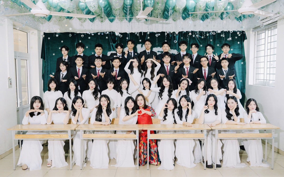 Một lớp chuyên có 36 học sinh IELTS trên 8.0, 29 em SAT từ 1.500 điểm