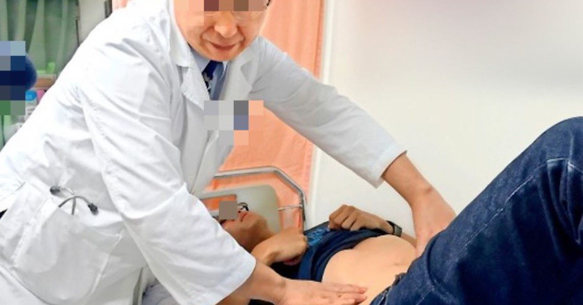 Người đàn ông 26 tuổi có hơn 200 viên sỏi mật vì kiểu ăn uống "vạn người mê"