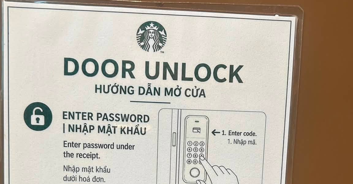 Tấm biển với 2 dòng chữ xuất hiện tại cửa hàng Starbucks khiến nhiều người bất ngờ