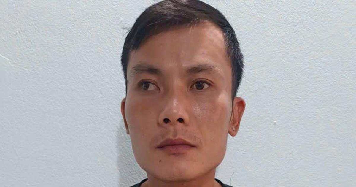 Nguyễn Khắc Đình SN 1995 ra đầu thú