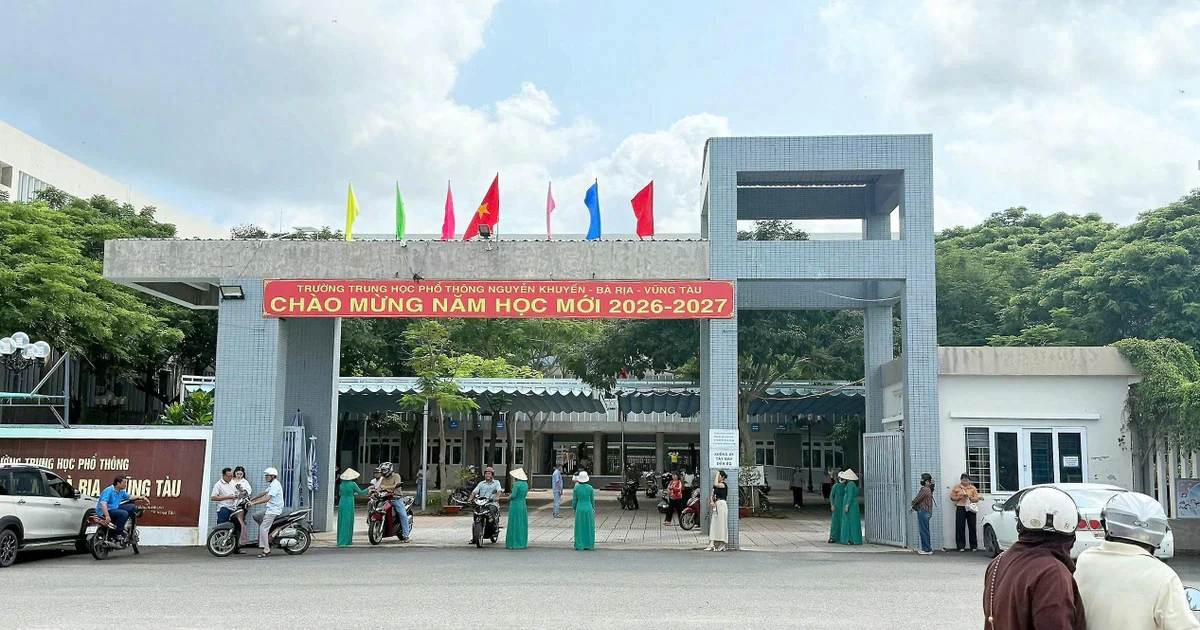 Vụ phụ huynh đến muộn, nhà trường đóng cổng: Chủ tịch UBND phường lên tiếng