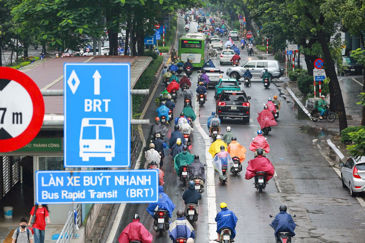 Hà Nội mở làn BRT, giao thông nút Láng Hạ - Giảng Võ thay đổi ra sao?
