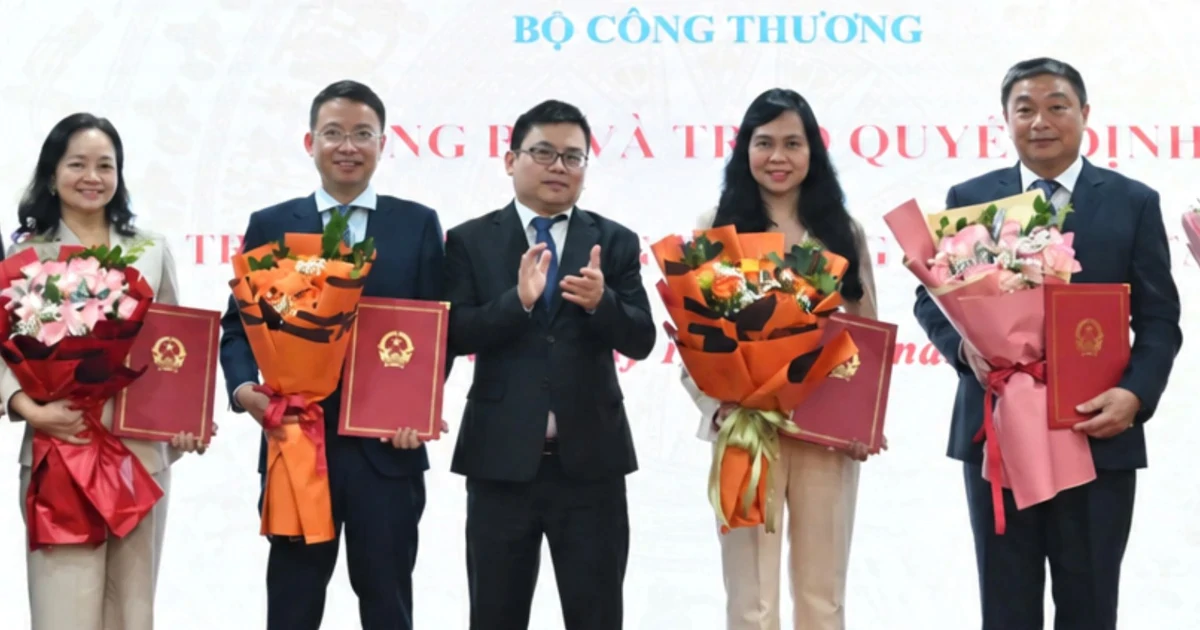 Bộ Công Thương bổ nhiệm 35 lãnh đạo cục, vụ