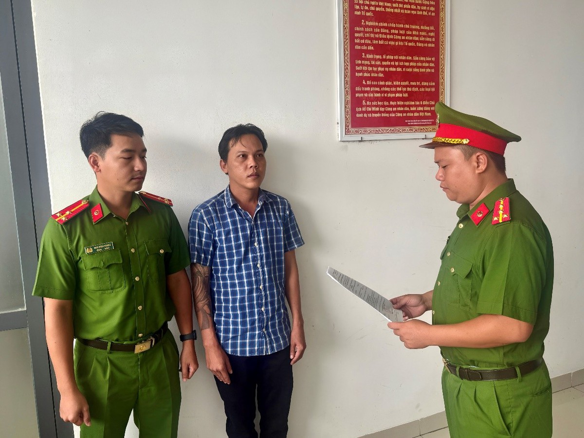 Thi hành bắt tạm giam Nguyễn Văn Vũ SN 1993