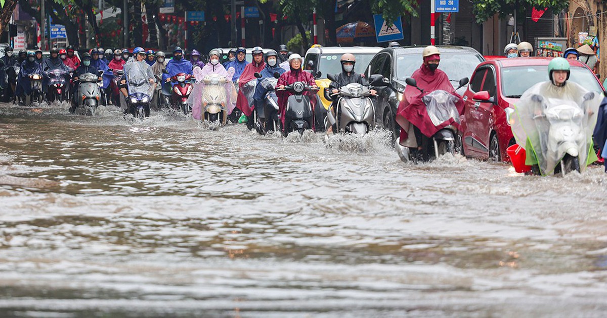 Tin mới nhất về mưa lớn ở Bắc Bộ, Trung Bộ và dự báo thời tiết Hà Nội 10 ngày