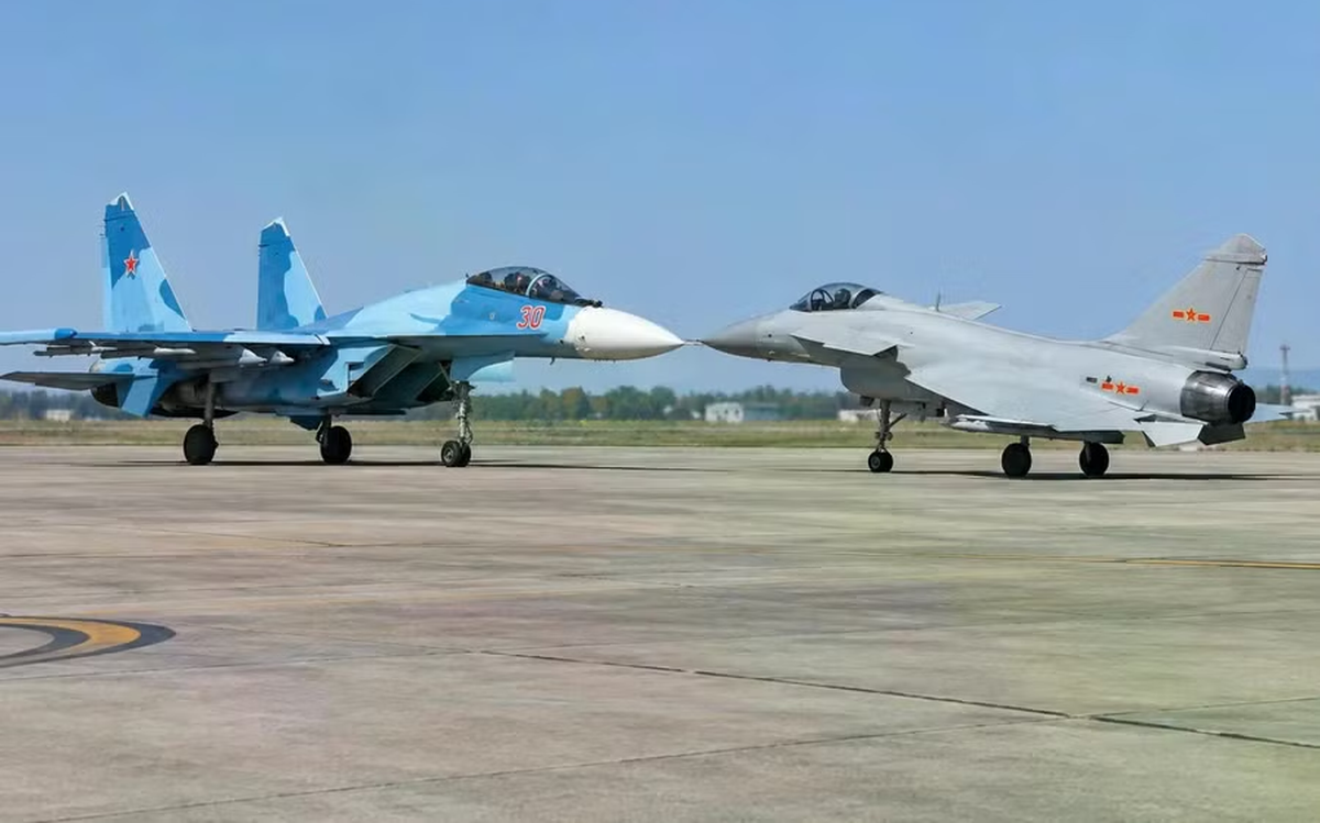 Đòn giáng mạnh vào Nga khi đồng minh thân thiết loại Su-30SM để lấy J-10CE