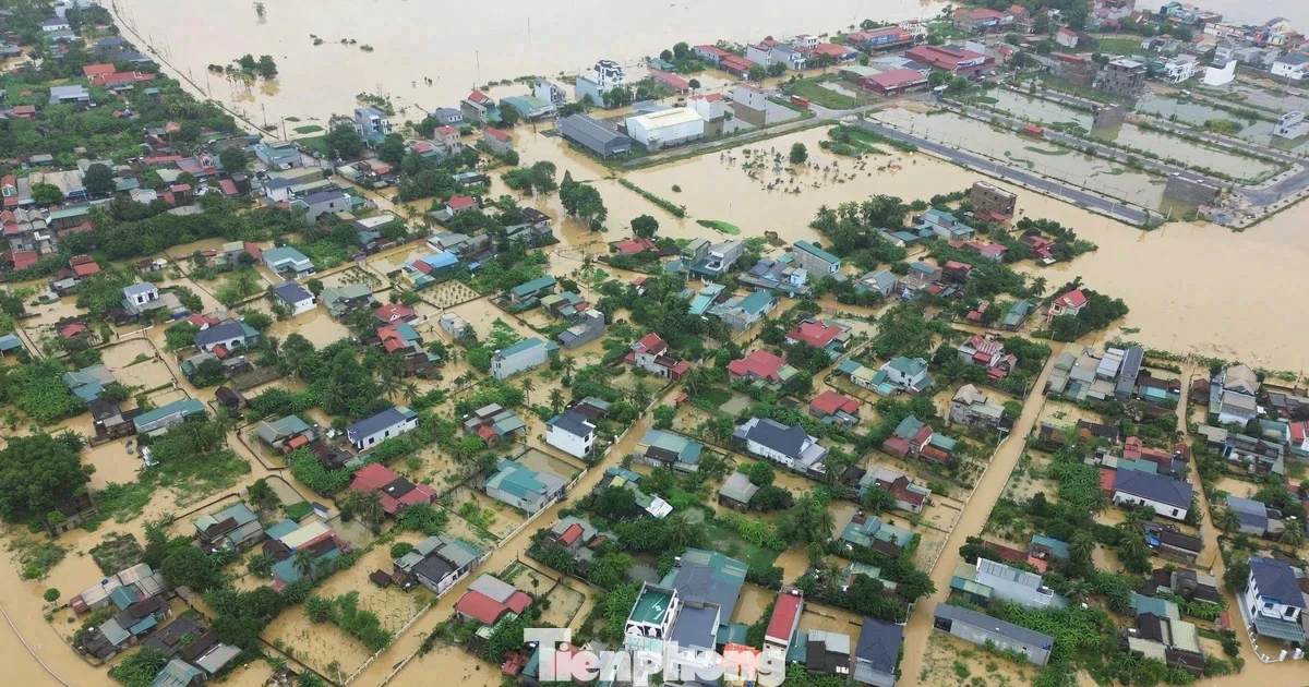 Hình ảnh hơn 8.400 hộ dân ngập trong lũ