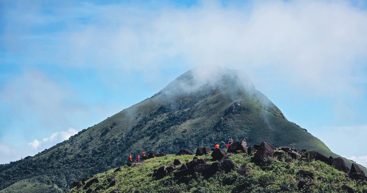 Nơi được ví là “Bà Nà Hills thứ 2” được xây dựng trên ngọn núi cao 1.000m có hình dạng độc lạ được ví như chiếc u trên lưng con bò