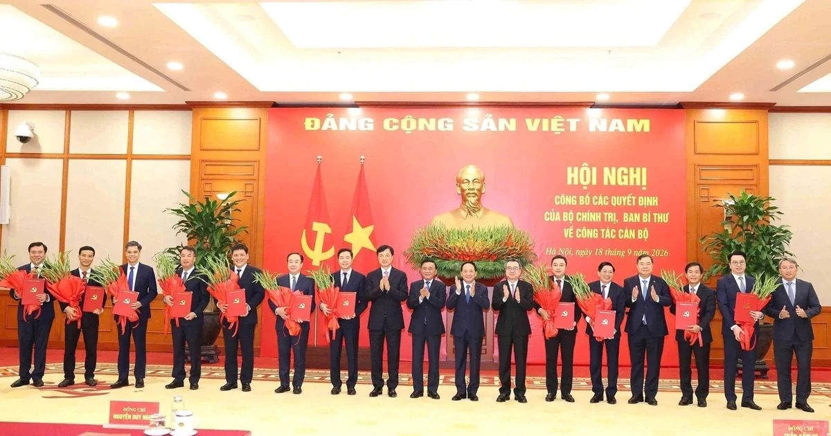 Công bố 12 quyết định của Bộ Chính trị, Ban Bí thư về công tác cán bộ