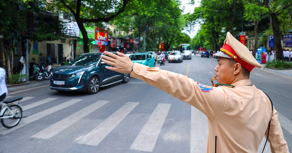 Hà Nội cấm ô tô đi thẳng từ đường Trung Thư đi Trung Văn giờ cao điểm