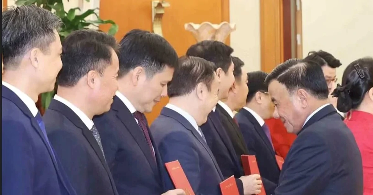 Thông tin về 6 Ủy viên Trung ương, Ủy viên dự khuyết Trung ương Đảng vừa nhận nhiệm vụ mới
