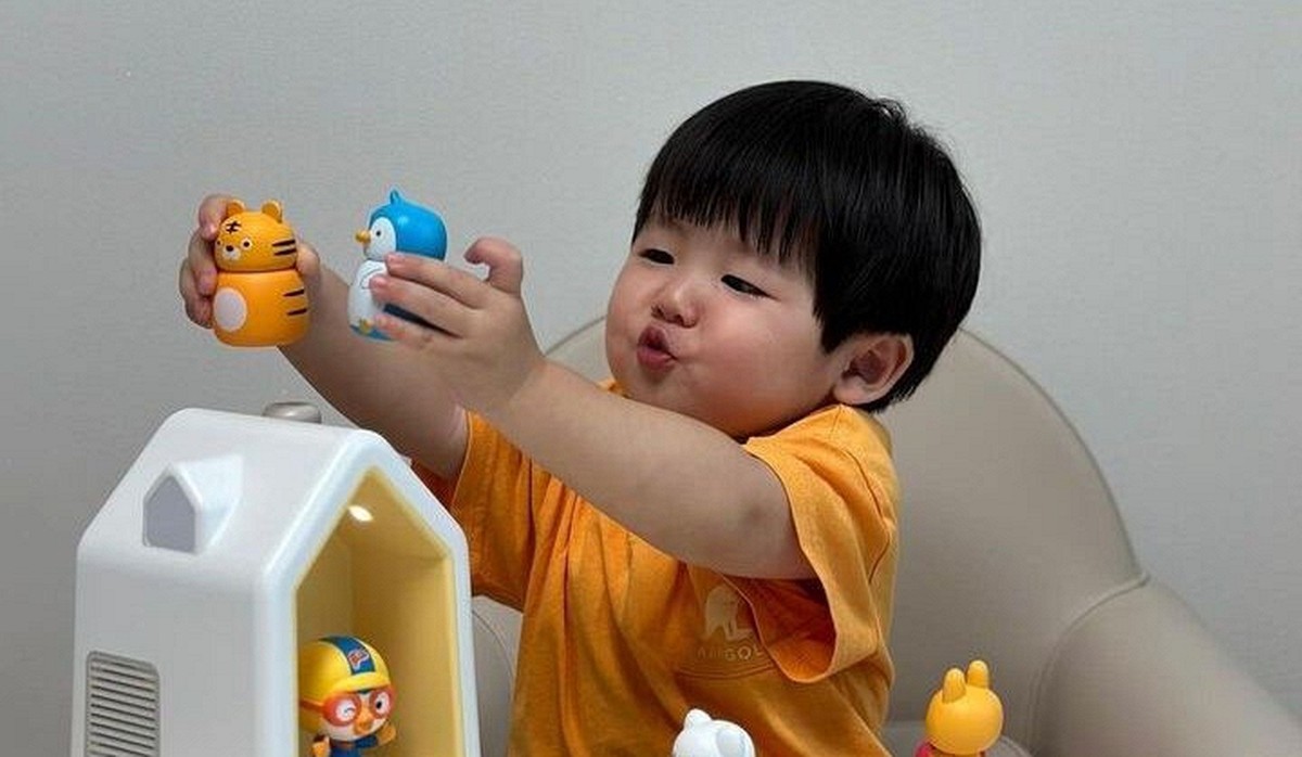 Khi trẻ hỏi "tại sao", tốt nhất đừng vội vàng trả lời!