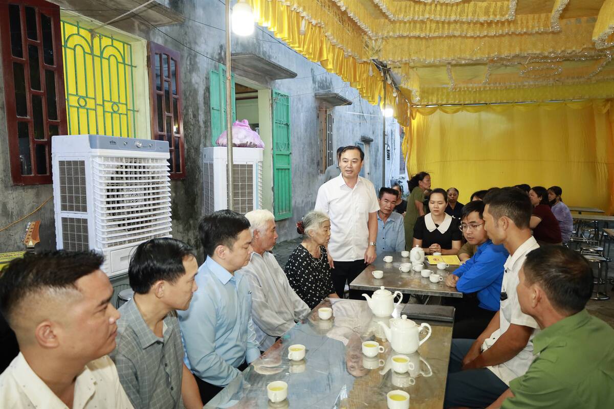 Bà ngoại nam sinh bị nước cuốn xuống cống: "Cháu ngoan và thương mẹ lắm"