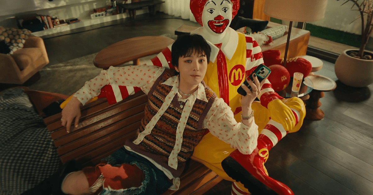 G-DRAGON bắt tay McDonald’s quảng bá gà rán