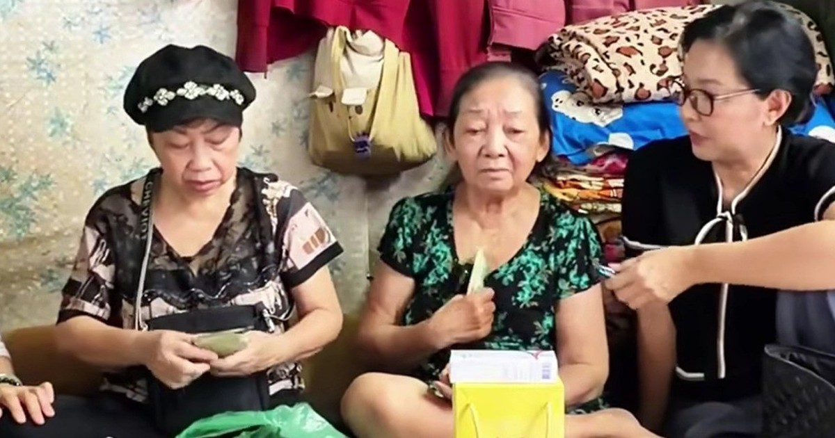 Vợ đầu NSND Thanh Tuấn 77 tuổi vẫn phải đi chạy xe ôm nuôi con gái 58 tuổi bệnh nặng