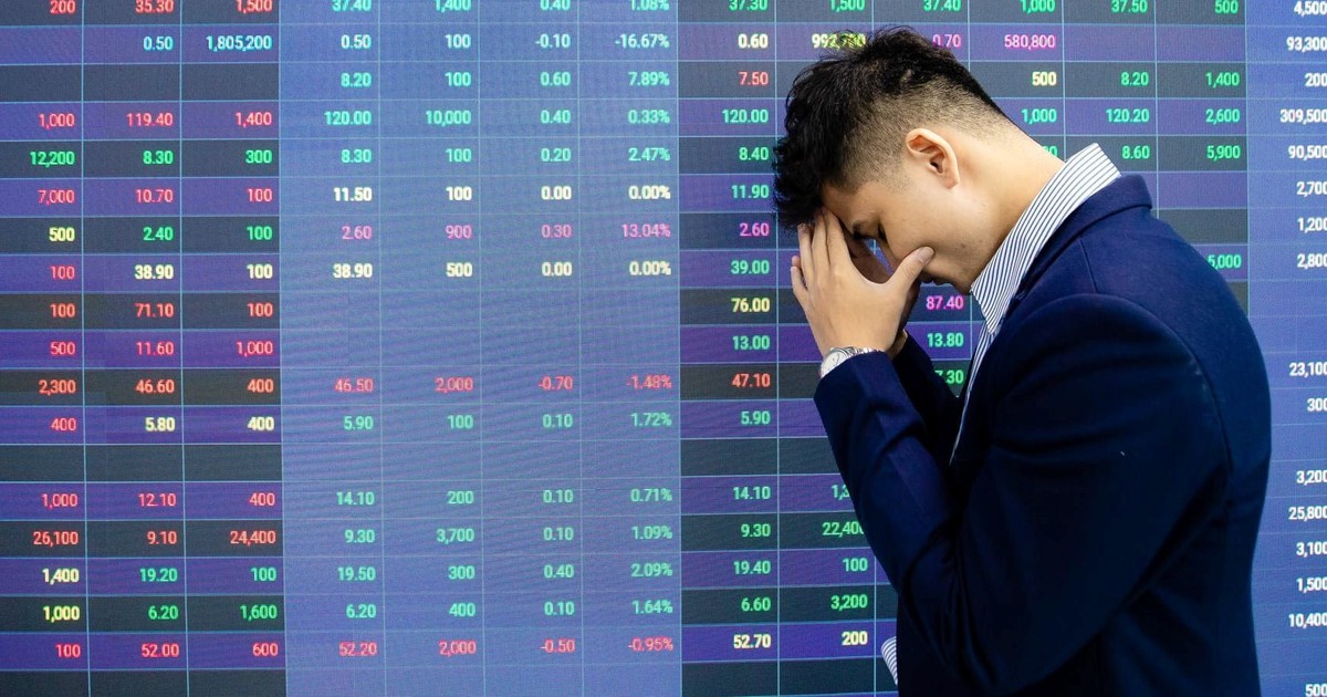 Một công ty chào bán 36 triệu cổ phiếu riêng lẻ giá bằng 1/3 giá trên sàn nhưng không ai mua