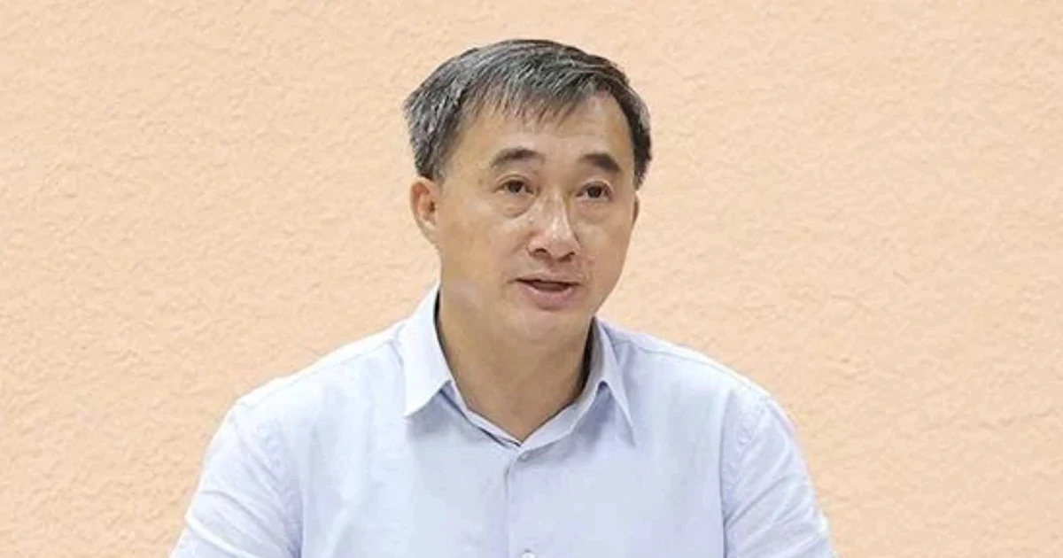 Trước khi bị bắt, Thứ trưởng Trần Văn Thuấn từng giữ những vị trí nào trong ngành y tế?