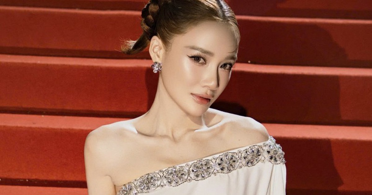 Nhã Phương nói về việc quảng cáo nước uống trường sinh: "Tôi tin tưởng và trực tiếp sử dụng"