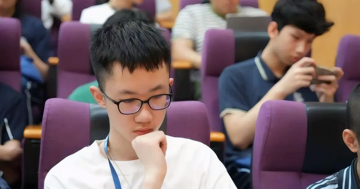 Phát hiện thần đồng 13 tuổi được ví như "Elon Musk tương lai", video học tiếng Anh bằng AI thu hút 20 triệu lượt xem