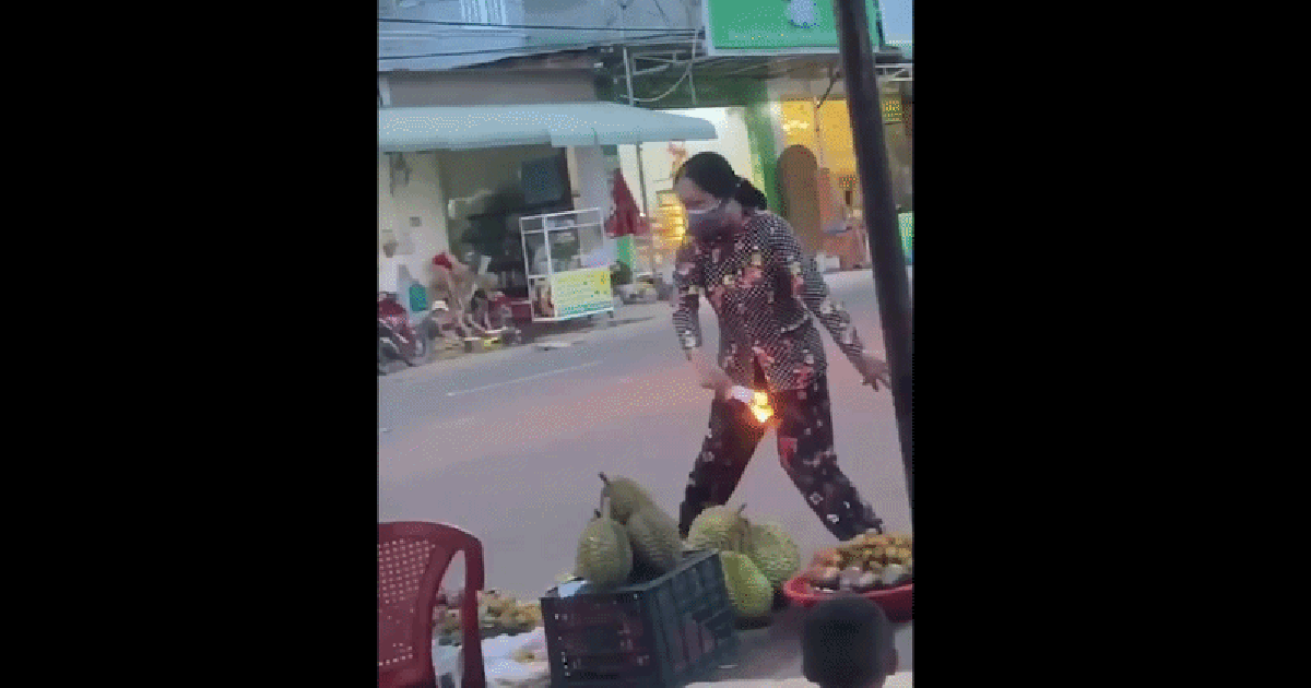 Không chỉ người Việt mới "đốt vía", nhiều nơi trên thế giới cũng có cách "xả xui" riêng