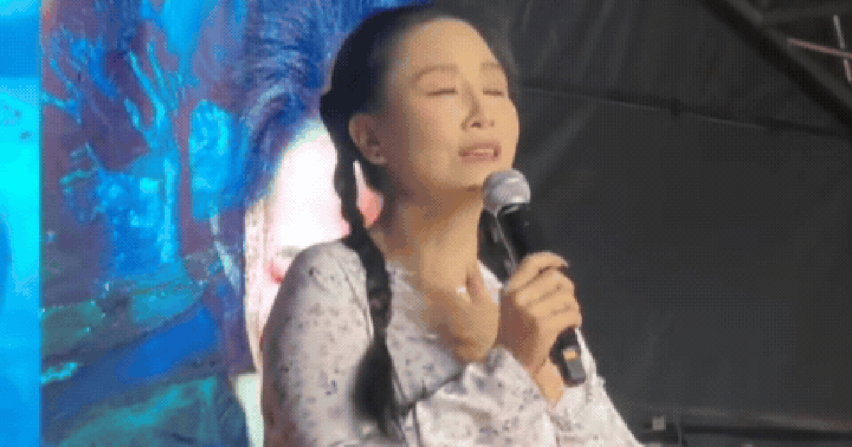Nghệ sĩ Kiều Oanh bật khóc báo tin tang sự