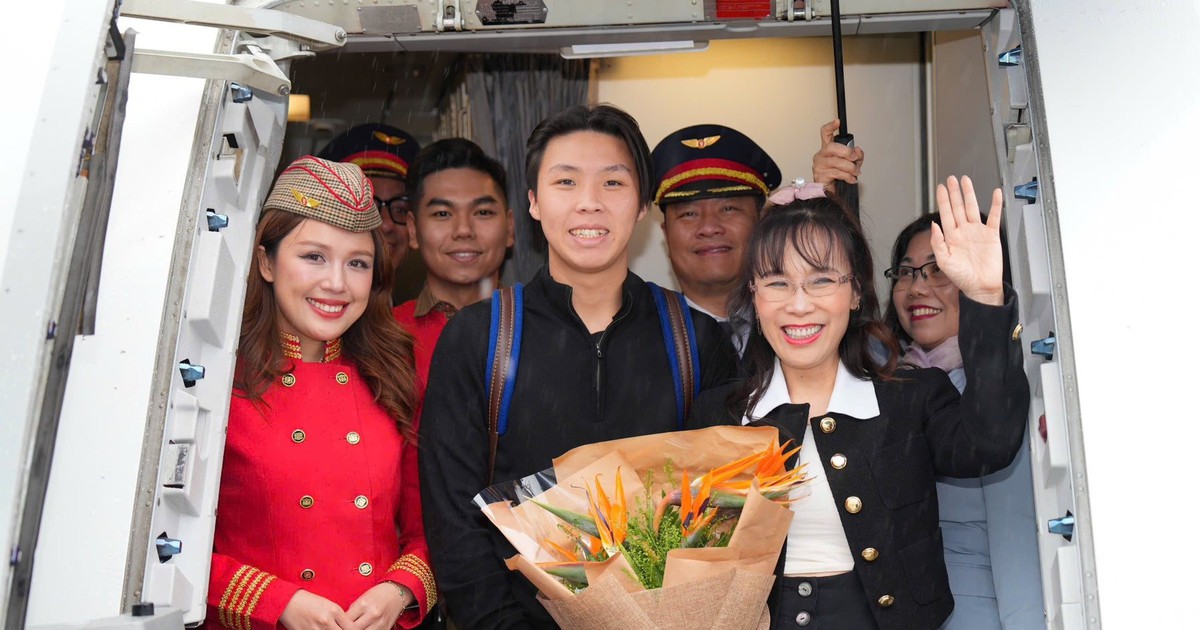 Tỷ phú Nguyễn Thị Phương Thảo đích thân xuất hiện trên chuyến bay tới New York, làm điều đặc biệt