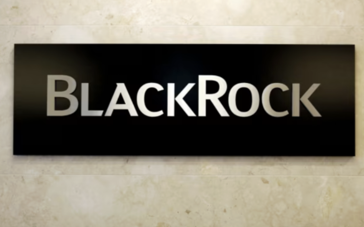 Gã khổng lồ BlackRock vừa "gom" hàng trăm tấn vàng bạc chỉ trong 1 ngày