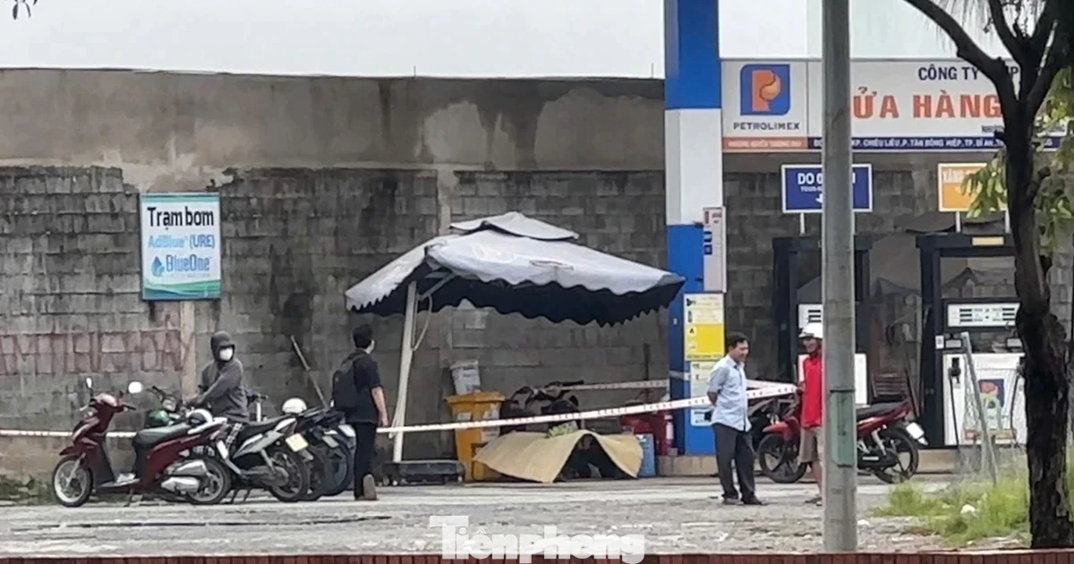 Người đàn ông tử vong bất thường sau khi vào cửa hàng xăng dầu trú mưa