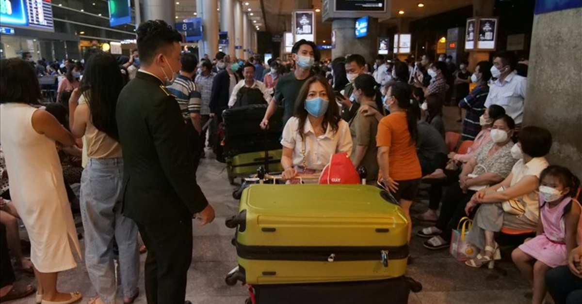 Công an Hà Nội vừa phát cảnh báo tới toàn bộ người dân: Hành động tuyệt đối không nên làm tại sân bay