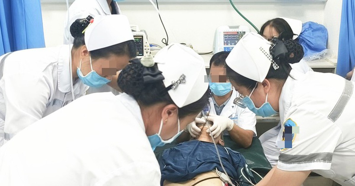 Người đàn ông 55 tuổi đột quỵ giữa đêm, bác sĩ cảnh báo chớ làm 4 việc này sau bữa tối