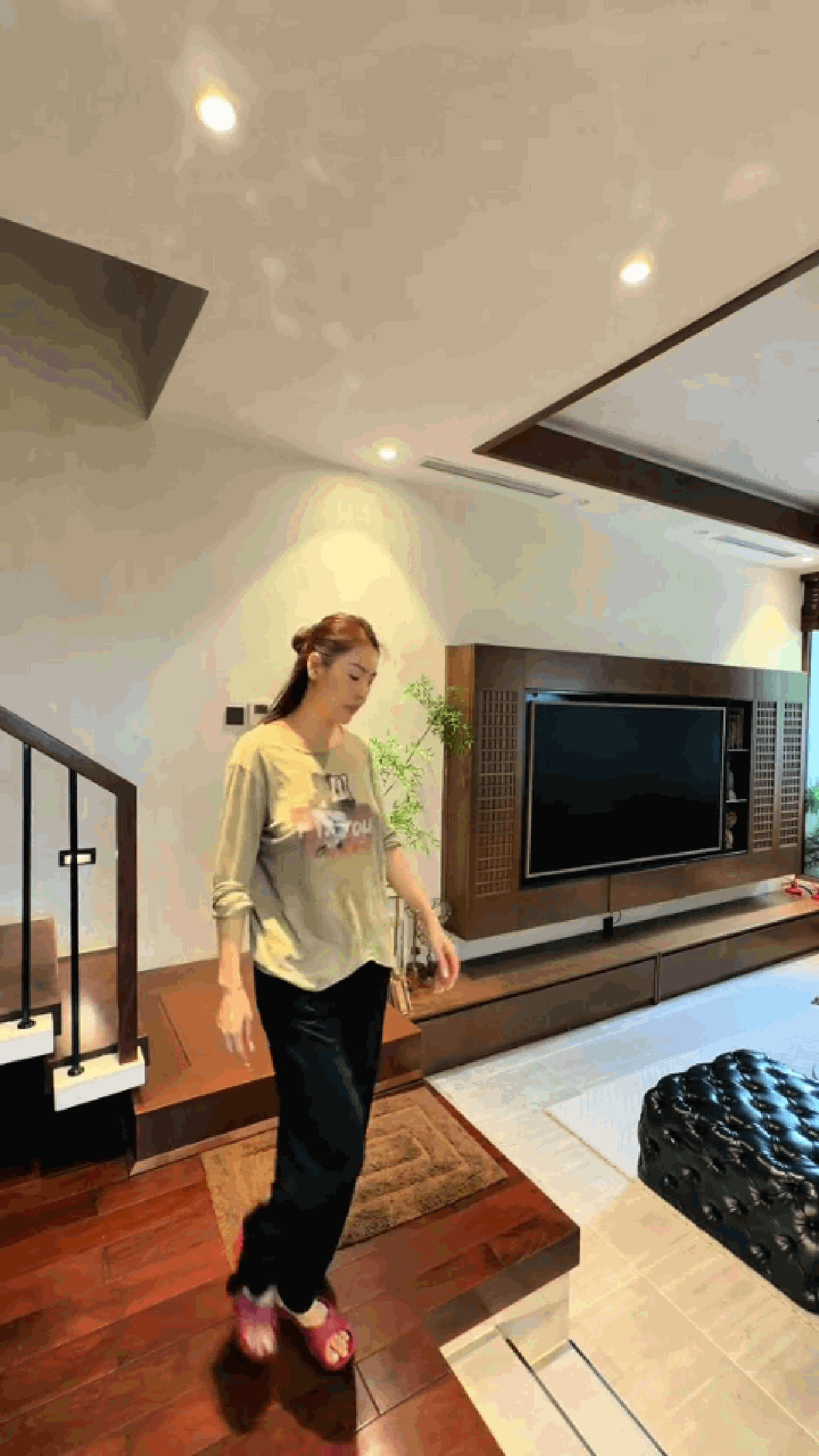 Nữ ca sĩ Việt gác hào quang showbiz: Bỏ phố về quê xây nhà 11 tỷ, làm mẹ đơn thân nuôi 3 con trai