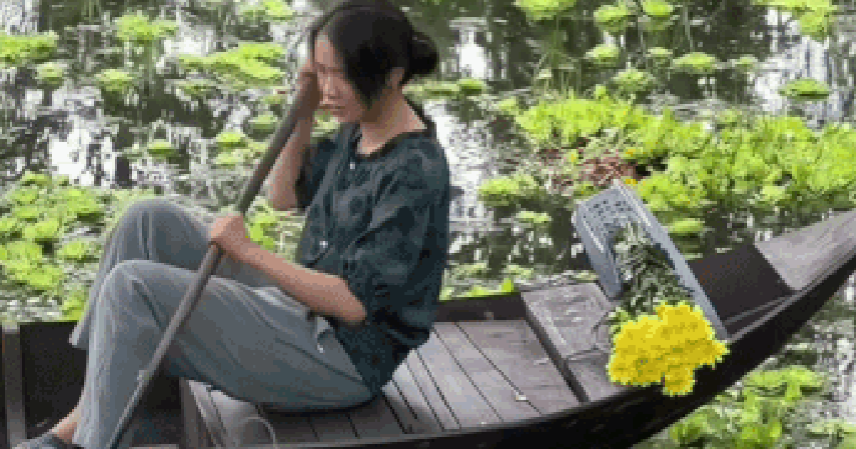 Mỹ nhân 2k2 "cơ địa vất vả": Làm tiếp viên hàng không thì chuyến bay có biến, giờ đi "ở đợ" tại miền Tây