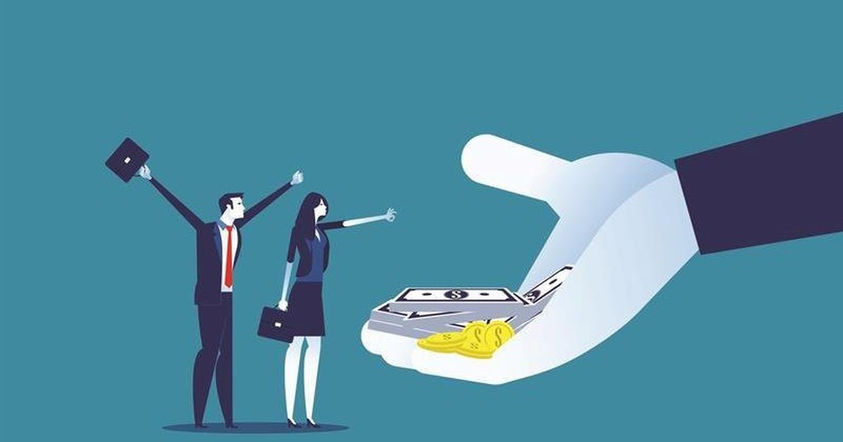 Lương 42 triệu/tháng, nghỉ việc trước hạn cam kết, trưởng phòng người Việt phải hoàn trả 222 triệu đồng tiền thưởng