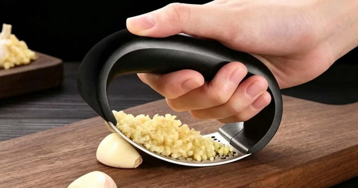 Vì sao nên đập dập tỏi rồi để khoảng 10 phút mới đem nấu? Nhiều người ước biết sớm hơn